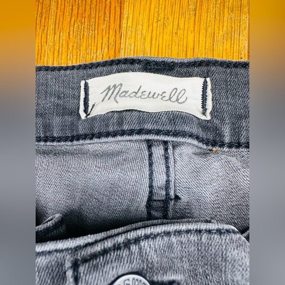 Madewell 9” Mid-Rise Skinny Jeans Black Distressed Raw Hem Size 31 - Picture 4 of 10